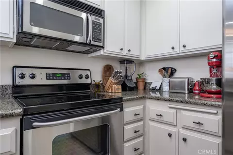 Kitchen - 1140 E Ocean Blvd #134, Long Beach, CA 90802 photo 4 of 5