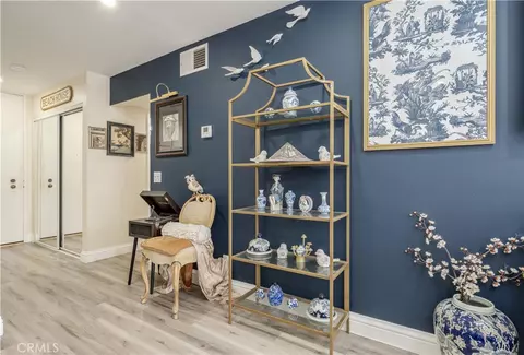 Entry Way - 1140 E Ocean Blvd #134, Long Beach, CA 90802 photo 3 of 3