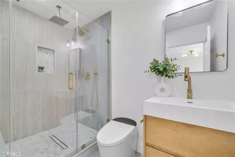 Bath - 137 S Thistle, Brea, CA 92821 photo 2 of 5