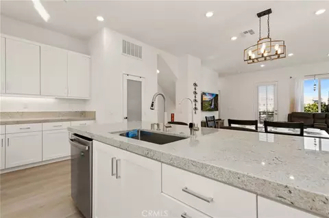 Kitchen - 257 Sash, Irvine, CA 92618 photo 2 of 5