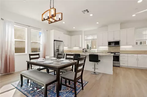 Dining - 257 Sash, Irvine, CA 92618 photo 3 of 3