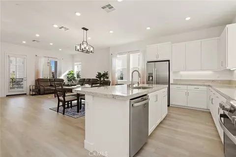 Entry Way - 257 Sash, Irvine, CA 92618 photo 2 of 4