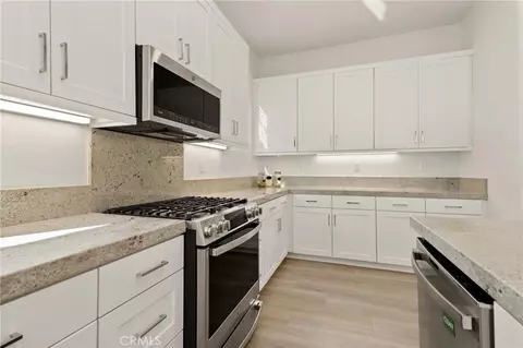 Kitchen - 257 Sash, Irvine, CA 92618 photo 3 of 5