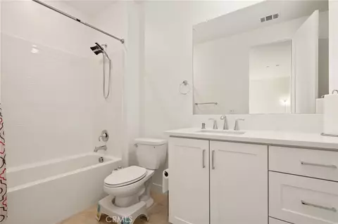 Bath - 257 Sash, Irvine, CA 92618 photo 2 of 3