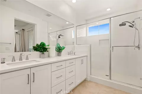 Bath - 257 Sash, Irvine, CA 92618 photo 1 of 3