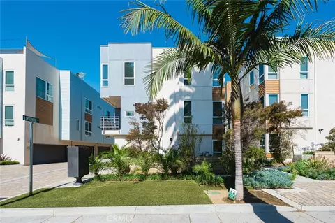 5627 W Observation Ln, Los Angeles, CA 90028