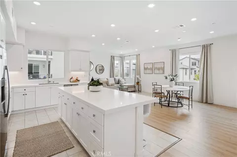 Kitchen - 175 Sash, Irvine, CA 92618 photo 4 of 6