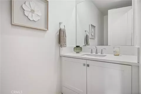 Bath - 175 Sash, Irvine, CA 92618 photo 4 of 4