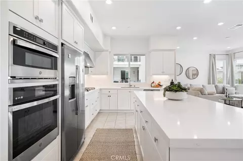 Kitchen - 175 Sash, Irvine, CA 92618 photo 3 of 6