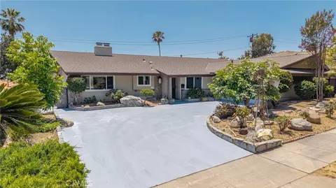3860 Valley Lights Dr, Pasadena, CA 91107