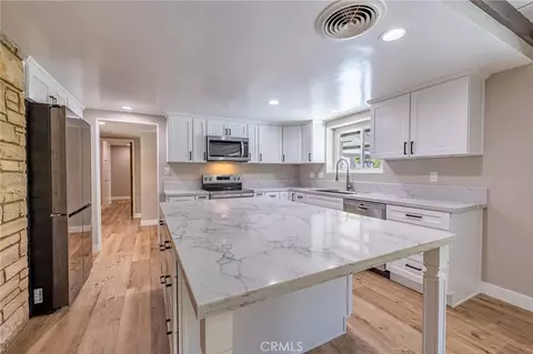 3860 Valley Lights Dr, Pasadena, CA 91107