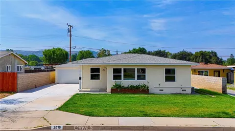 2516 E Walnut Crk, West Covina, CA 91791