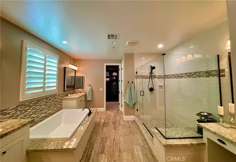 Bath - 12468 Locke, Riverside, CA 92503 photo 4 of 11