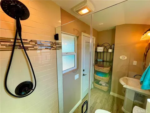 Bath - 12468 Locke, Riverside, CA 92503 photo 11 of 11
