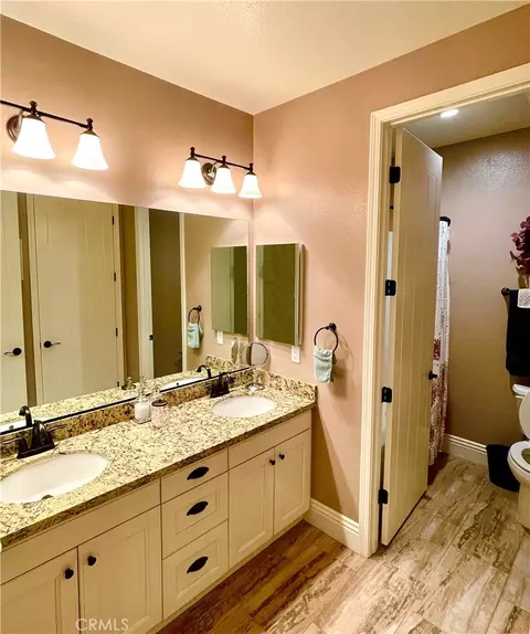 Bath - 12468 Locke, Riverside, CA 92503 photo 6 of 11