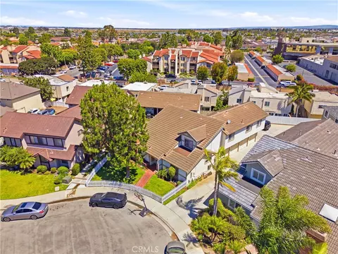 4891 Vista Dr, Huntington Beach, CA 92649