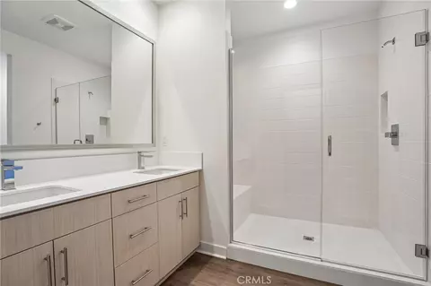 Bath - 144 S Iris, Compton, CA 90220 photo 5 of 6