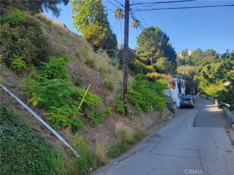 8220 Mannix, Los Angeles, CA 90046