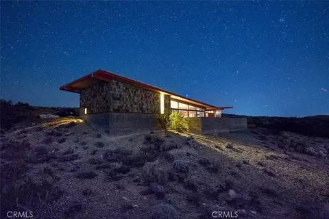 4981 Bonmar Rd, Yucca Valley, CA 92284 photo 2