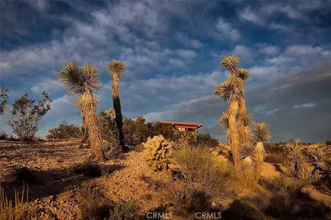 Exterior - 4981 Bonmar Rd, Yucca Valley, CA 92284 photo 5 of 10