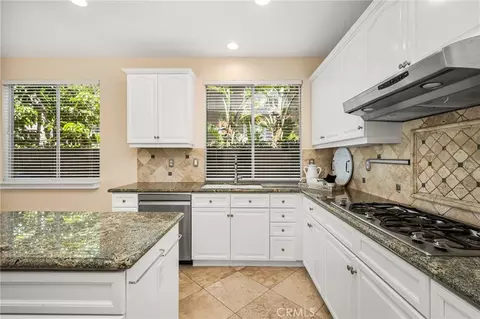 Kitchen - 6148 E Cliffway Dr, Orange, CA 92869 photo 4 of 5