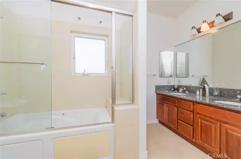 Bath - 636 E 220th, Carson, CA 90745 photo 2 of 4
