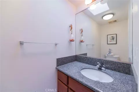 Bath - 636 E 220th, Carson, CA 90745 photo 4 of 4