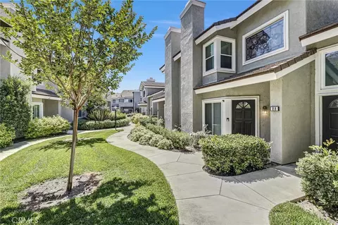 88 Greenmoor, Irvine, CA 92614