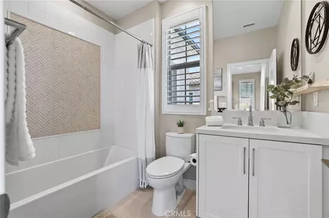 Bath - 118 Tomahawk, Irvine, CA 92618 photo 4 of 5