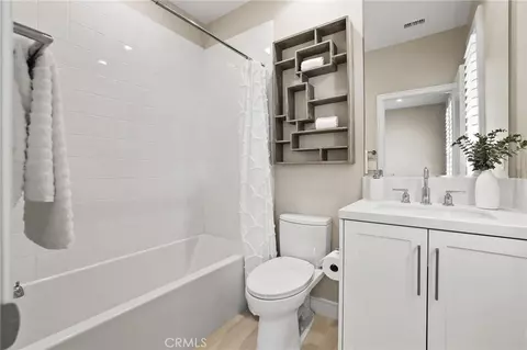 Bath - 118 Tomahawk, Irvine, CA 92618 photo 5 of 5