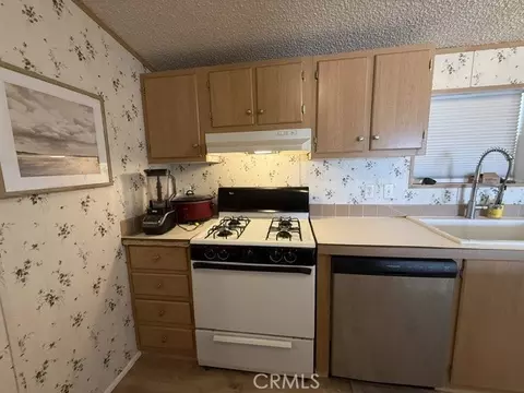 Kitchen - 149700 Serrano Ct, Big River, CA 92242 photo 3 of 3