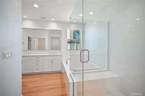 Entry Way - 4065 Saddle Dr, Palmdale, CA 93551 photo 11 of 13