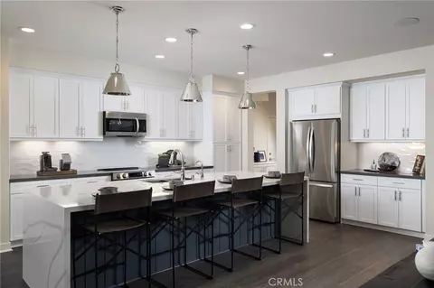 Kitchen - 4065 Saddle Dr, Palmdale, CA 93551 photo 2 of 2
