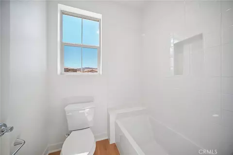 Bath - 4065 Saddle Dr, Palmdale, CA 93551 photo 2 of 3