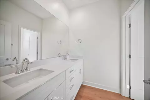 Bath - 4065 Saddle Dr, Palmdale, CA 93551 photo 1 of 3