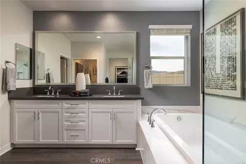Bath - 4065 Saddle Dr, Palmdale, CA 93551 photo 2 of 2