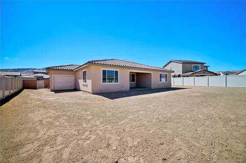 Exterior - 4065 Saddle Dr, Palmdale, CA 93551 photo 4 of 6