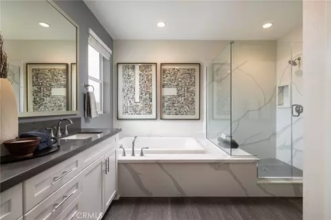 Bath - 4065 Saddle Dr, Palmdale, CA 93551 photo 1 of 2
