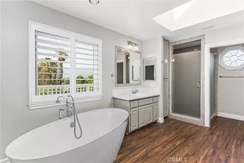 Bath - 1625 Arcata St, Redlands, CA 92374 photo 3 of 5