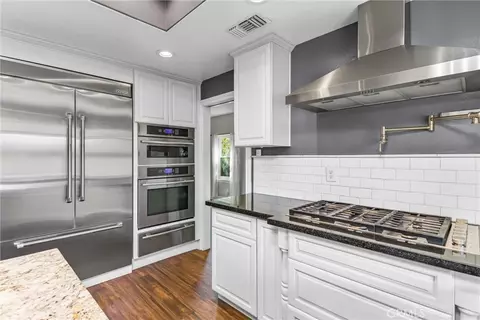 Kitchen - 1625 Arcata St, Redlands, CA 92374 photo 3 of 6
