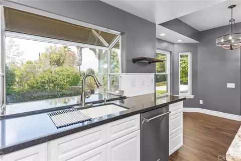 Kitchen - 1625 Arcata St, Redlands, CA 92374 photo 5 of 6