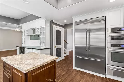 Kitchen - 1625 Arcata St, Redlands, CA 92374 photo 4 of 6
