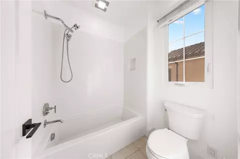 Bath - 217 Piazza, Irvine, CA 92602 photo 5 of 5