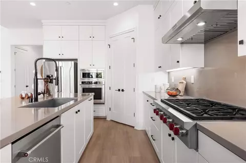 Kitchen - 217 Piazza, Irvine, CA 92602 photo 5 of 6