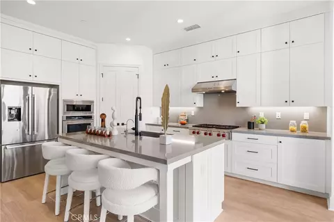 Kitchen - 217 Piazza, Irvine, CA 92602 photo 3 of 6