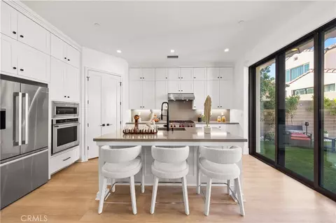 Kitchen - 217 Piazza, Irvine, CA 92602 photo 2 of 6
