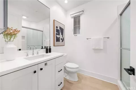 Bath - 217 Piazza, Irvine, CA 92602 photo 1 of 5