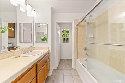 Bath - 76 Trailing Vine, Irvine, CA 92602 photo 3 of 4