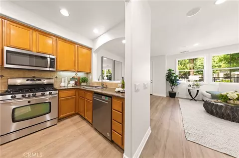 Kitchen - 76 Trailing Vine, Irvine, CA 92602 photo 4 of 4