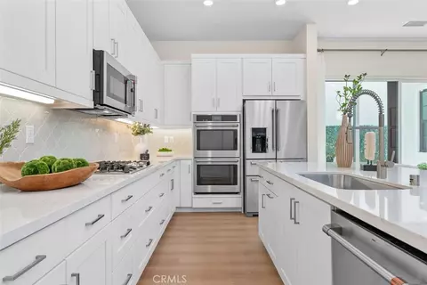 Kitchen - 121 Bosal, Irvine, CA 92618 photo 3 of 3